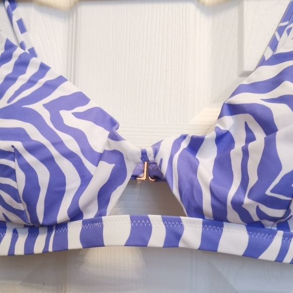 🌻2/$25🌻Shade & Shore Keyhole Purple and White Animal Print Bikini Top - Picture 7 of 11